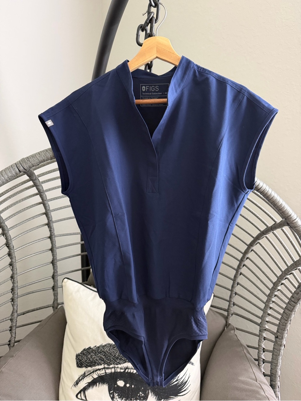 NEW Figs Rafaela Brief Scrub Bodysuit XS NAVY